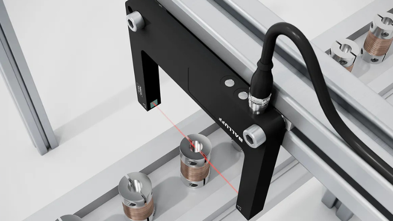 Balluff’s optical fork sensors are ideal for determining part presence, identifying misalignments, or detecting features such as holes or slots