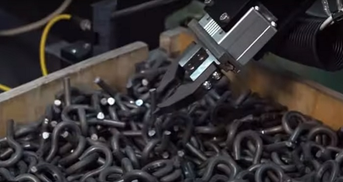 Chain sorting robot from CapSen