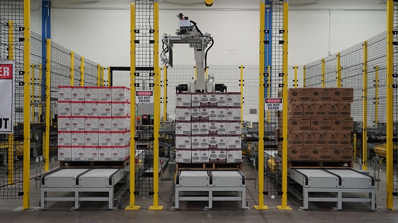  Figure 4. Pallet distribution system for a robotic cell.