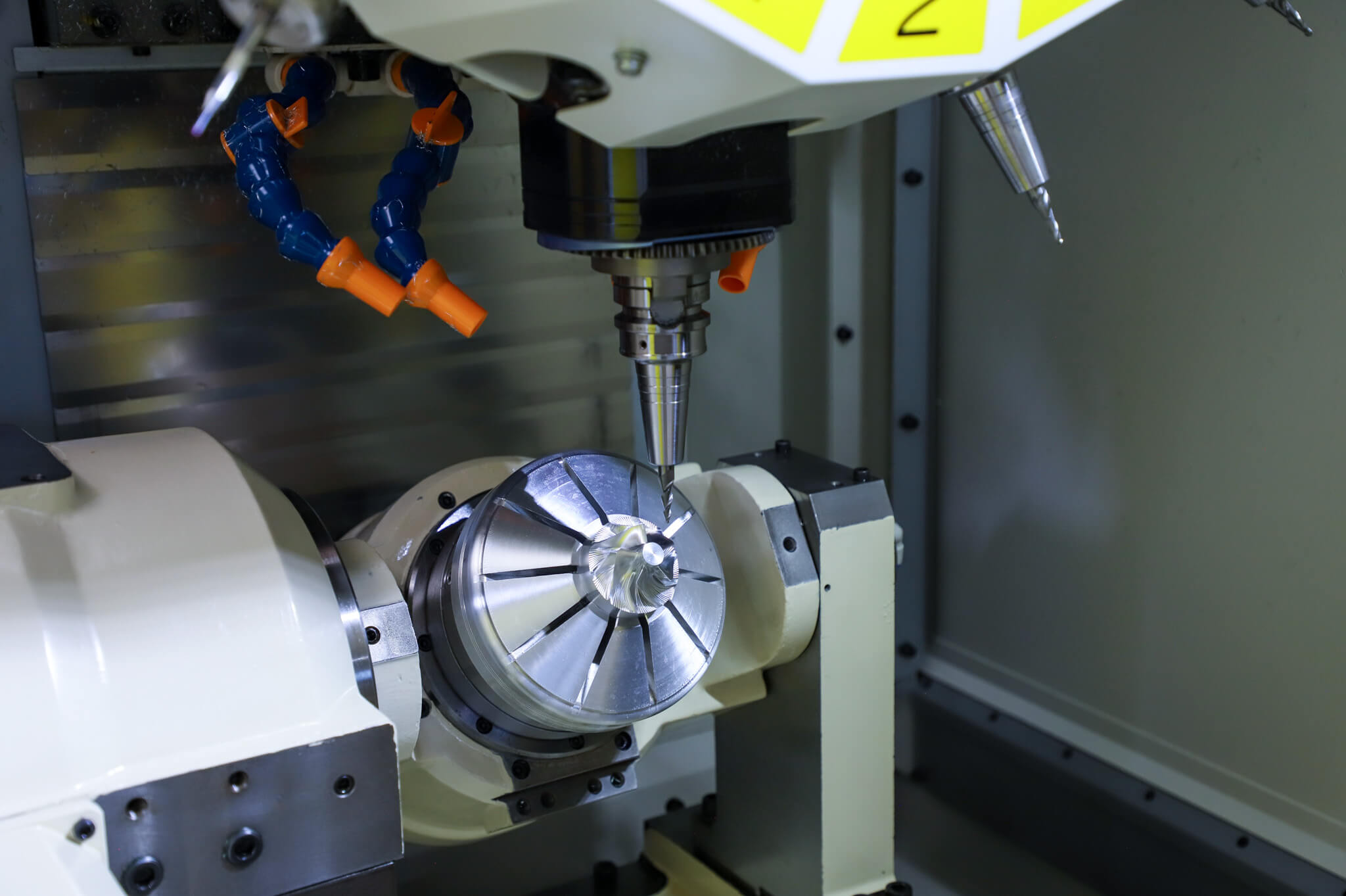 Customers can view live demonstrations of Fanuc CNCs, robots, and robomachines at the new facility