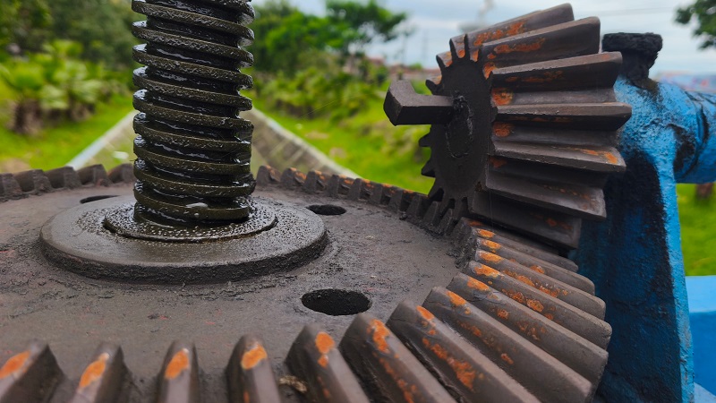 Bevel gear system