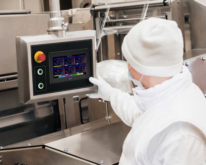 With its 4.3-inch display, the HG1J is suitable for use in industrial applications limited in space.