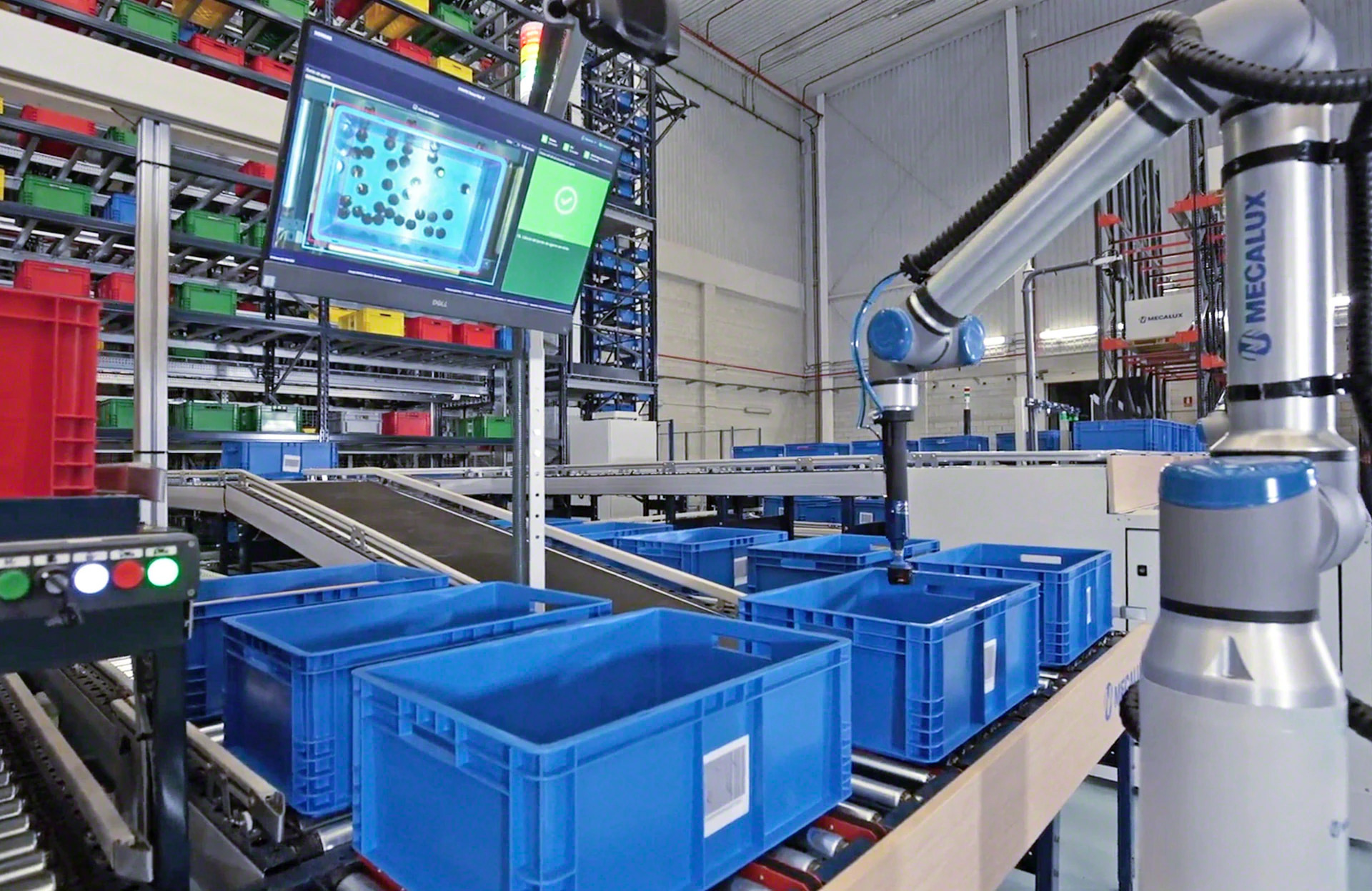 Mecalux’s collaborative picking solution utilizes Siemens’ Simatic Robot Pick AI technology for improved order processing