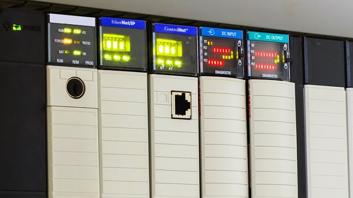 Figure 1. PLC status information can be viewed on the CPU and in memory.