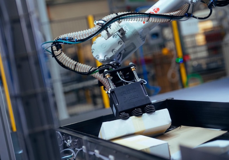 The Robotic Parcel Inductor module uses AI to automate sorter feeding, providing a full-circle automation solution for parcel singulation within the warehousing and logistics industries.