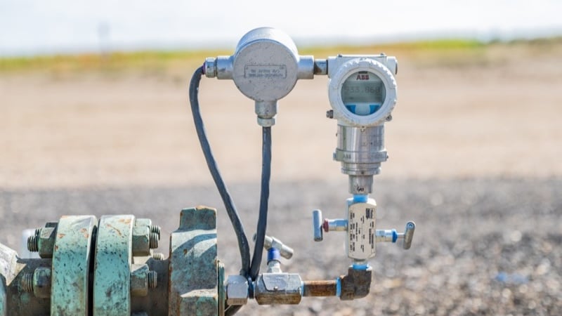P-300 transmitters with rugged diaphragm seals for any environment, indoors or out.