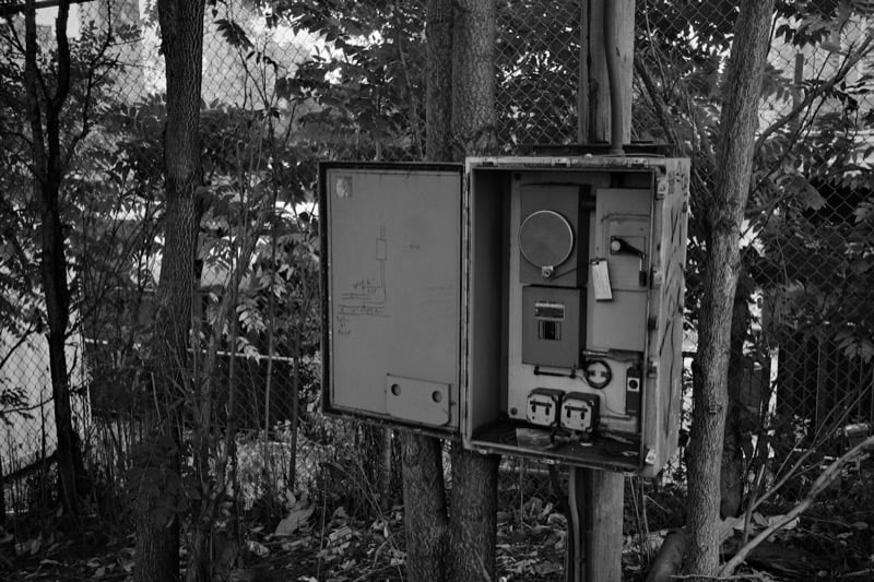 Archic method of monitoring power consumption.