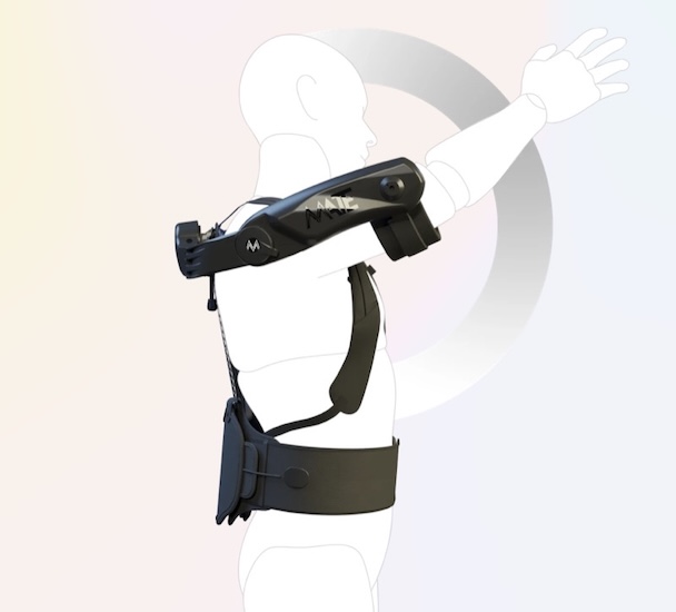 The MATE-XT GO features a lock/unlock mechanism that facilitates natural movement and supports manual tasks. Image used courtesy of Comau.