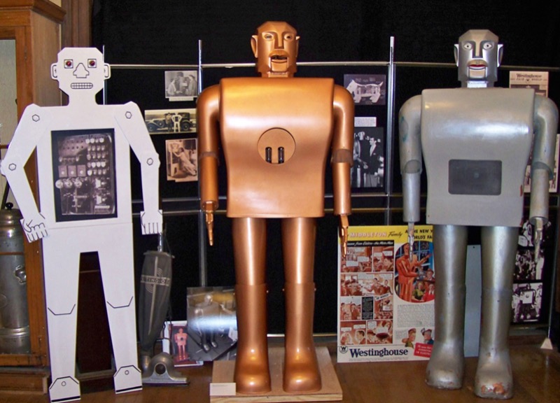 Figure 2. A full-scale model of both Herbert Televox and Elektro and the original Elektro.