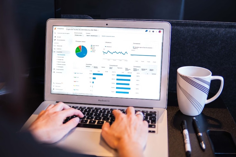An example of data analysis software to visualize trends and statistics.