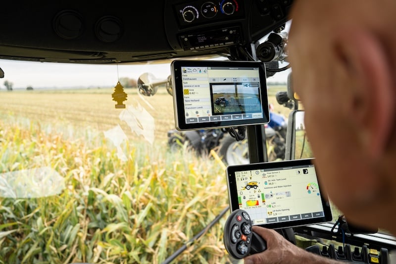 Operators can view ForageCam data from the cab while harvesting and make adjustments based on current kernel processing conditions.