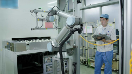 UR Cobots Help Matsunami Glass Achieve a 50% Increase in Production