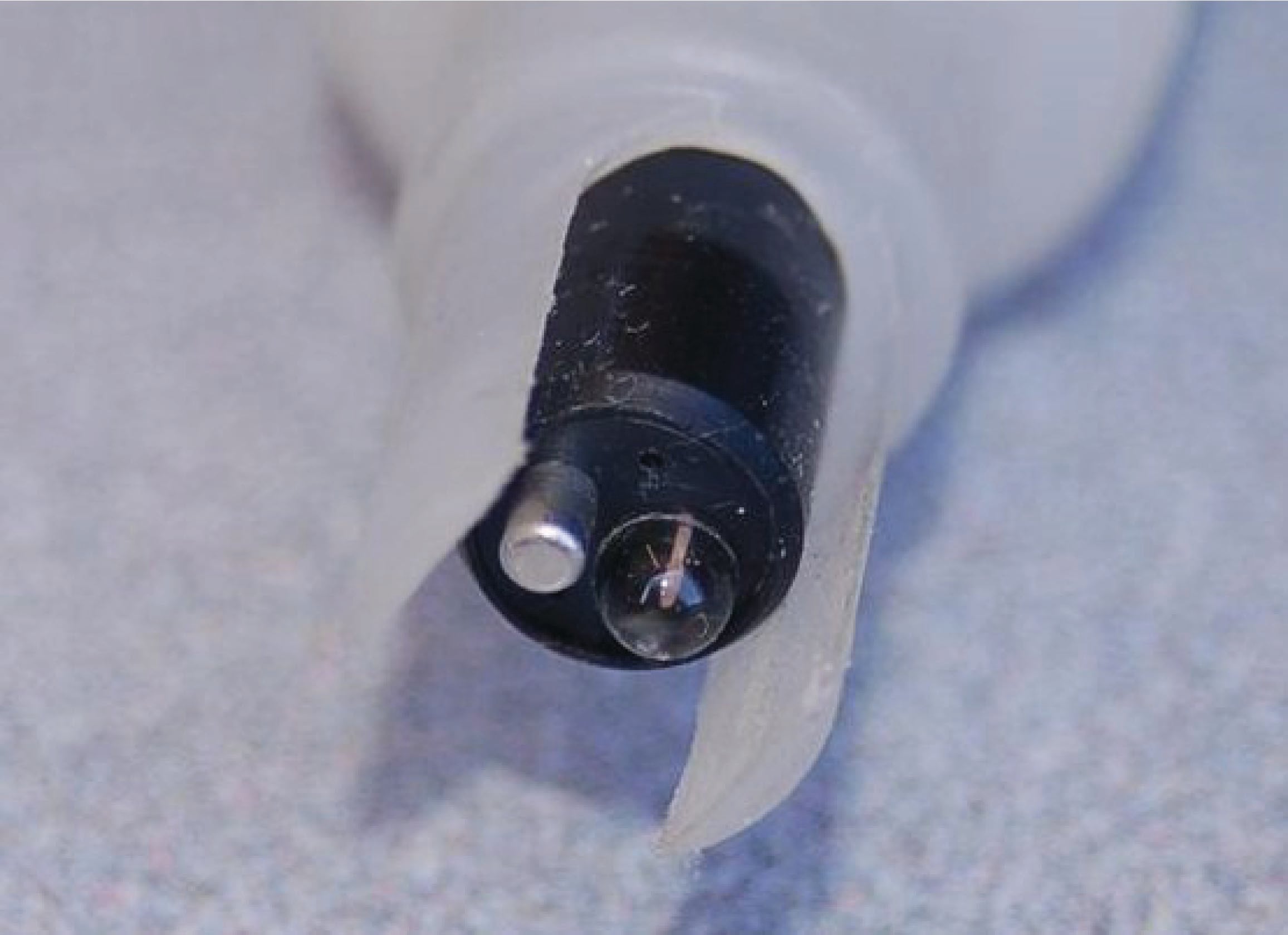 the probe tip reveals the glass measurement bulb