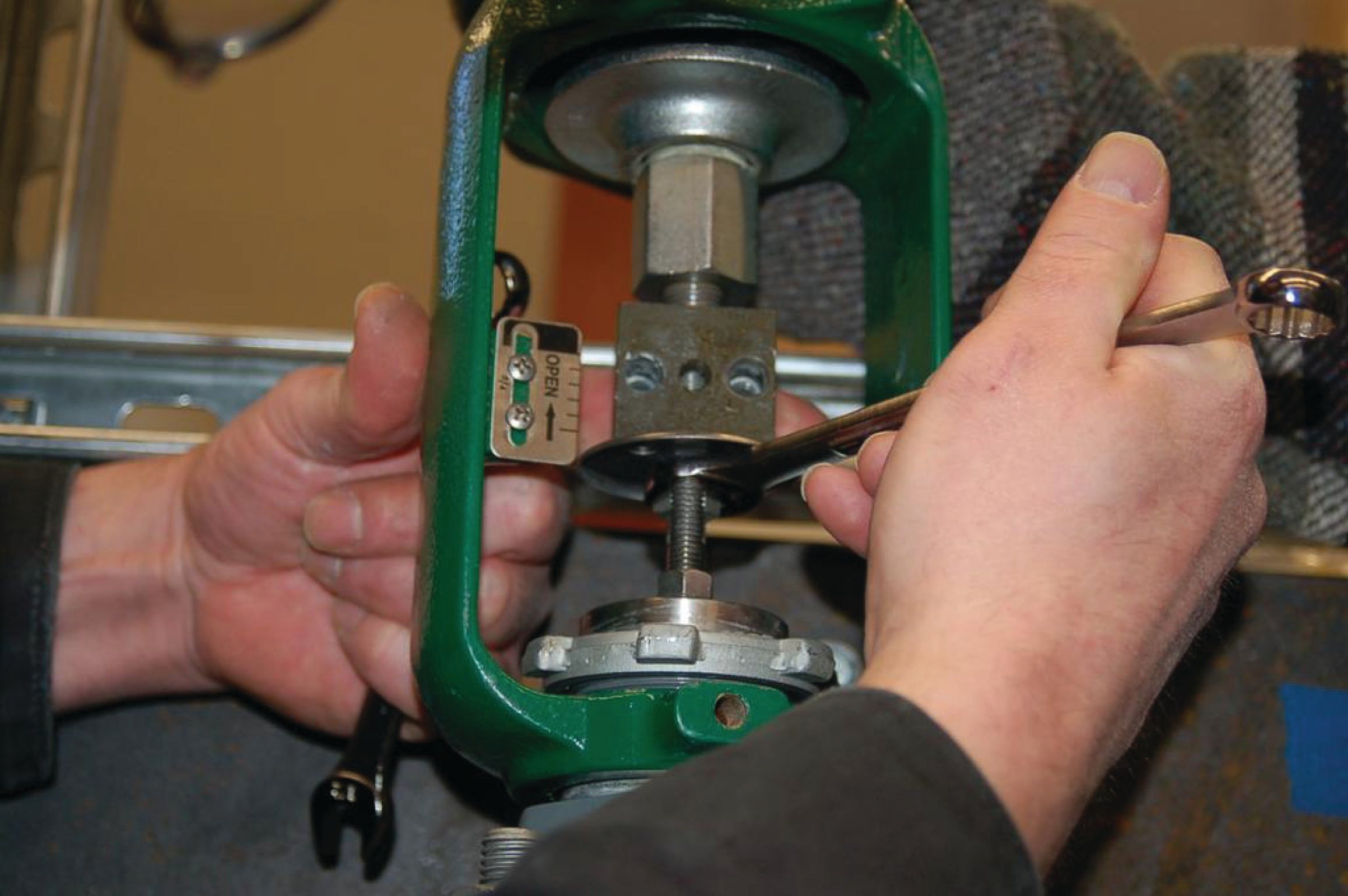 How to Disassemble a Sliding-stem Control Valve - Overview