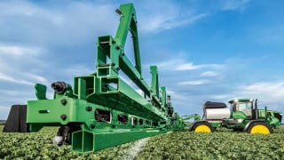 John Deere Unveils See & Spray Gen 2 for Precision Weed Control