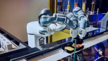 ABB Cooks Up a Flipping Awesome Robotic Burger-Maker