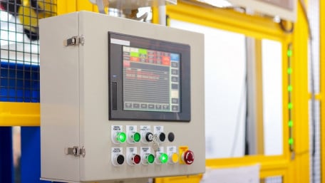 The Spectrum Between Human and Machine: The Industrial HMI