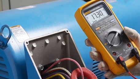 Info Byte: Difference Between Analog and Digital Multimeters