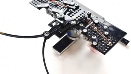 Researchers Develop “Brainless” Rubber Band-Powered Robots