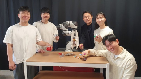 Researchers Unveil Robotic Gripper for Grasping Multiple Objects