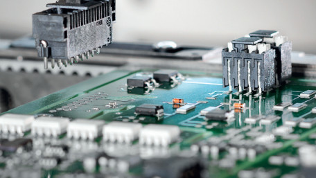 How Through-Hole Reflow Technology Combines With Surface Mount Technology to Maximize Quality and Cost Savings