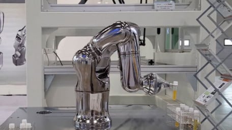 Are Robots Becoming More Essential in Medical Automation? 